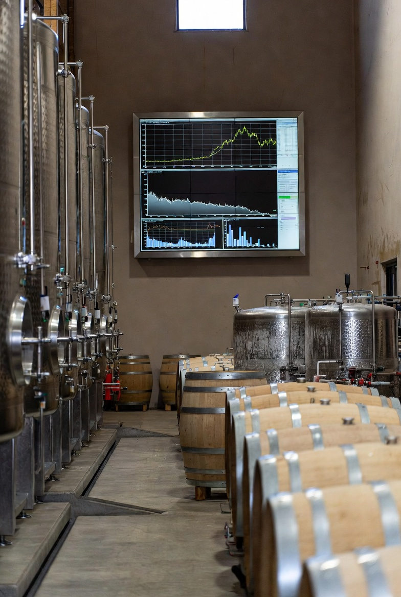 Visao geral da plataforma Bacco-iOT para vinhedo e adega